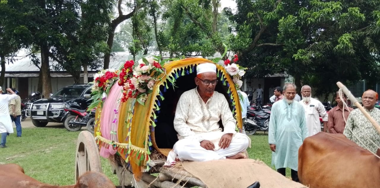 নওগাঁর মান্দা শাহাপুর ডিএ উচ্চ বিদ্যালয়ের অবসরপ্রাপ্ত অফিস সহকারীবিদায় সংবর্ধনা